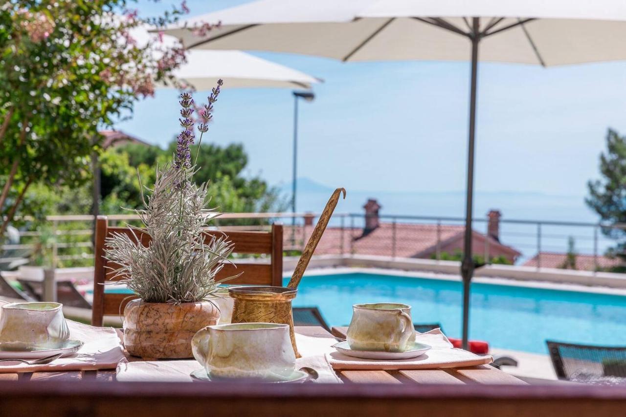E&T Apartments With A Beautiful Pool Rabac Ngoại thất bức ảnh