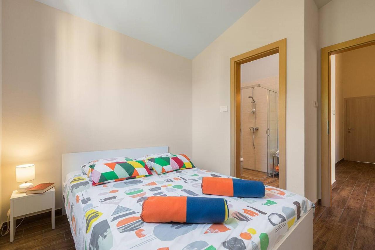 E&T Apartments With A Beautiful Pool Rabac Ngoại thất bức ảnh