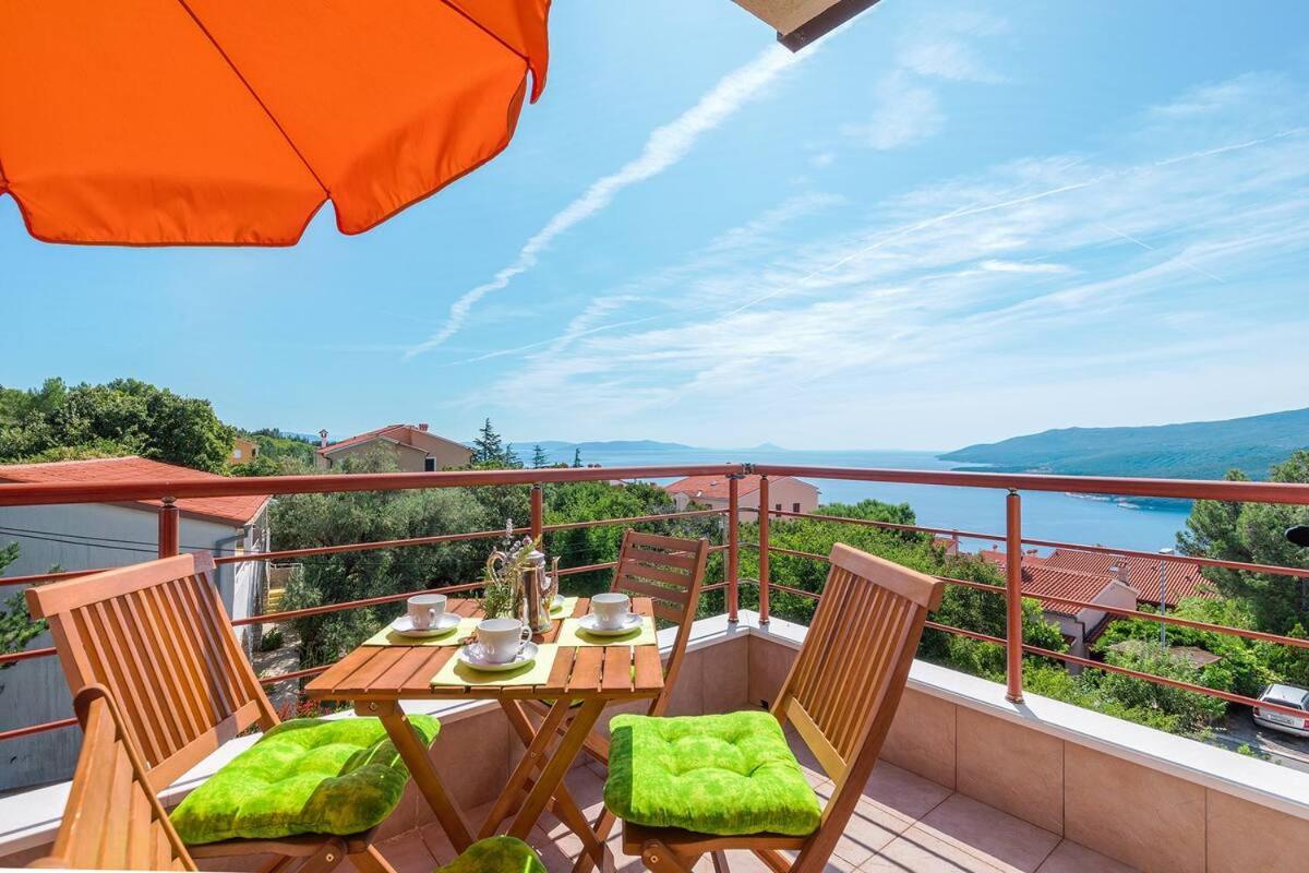 E&T Apartments With A Beautiful Pool Rabac Ngoại thất bức ảnh