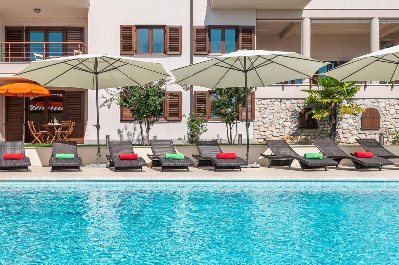 E&T Apartments With A Beautiful Pool Rabac Ngoại thất bức ảnh